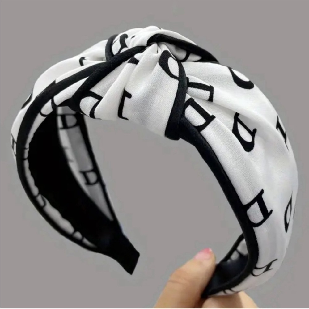 Black and White Knotted Padded Headband